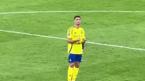What is Ronaldo doing here 😳