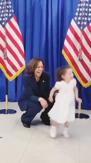 Kamla Harris meet small fans beautiful