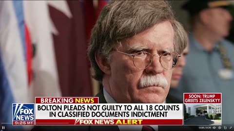 Cựu Cố vấn An ninh Quốc gia John Bolton không nhận tội đối với tất cả 18 tội danh.