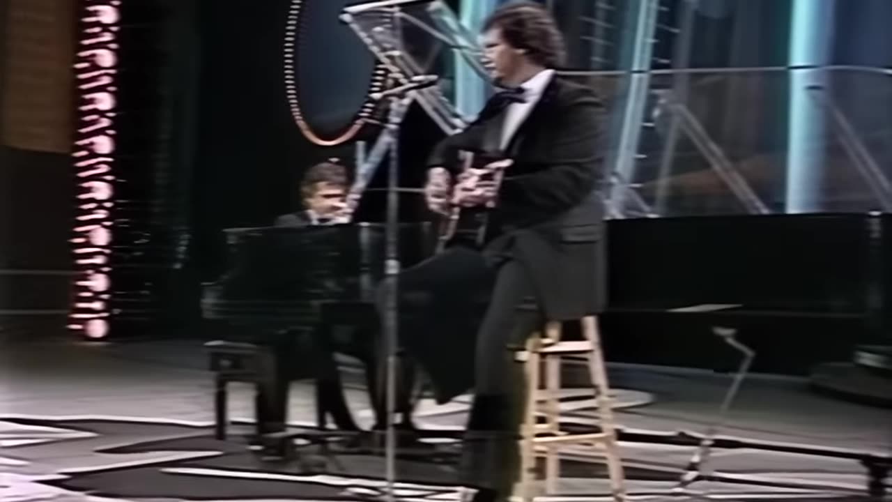 Christopher Cross & Dudley Moore - Arthur's Theme (Night of 100 Stars 1982)