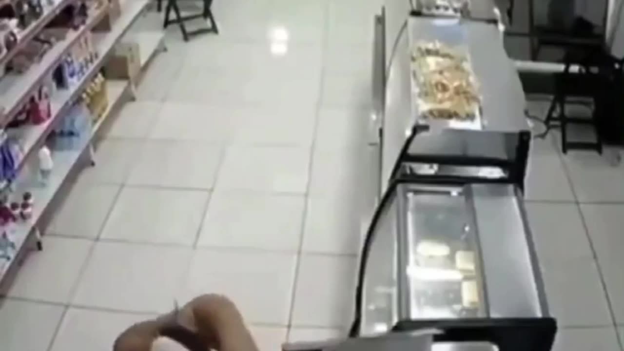 😂💰 This Store Robbery FAIL is EPIC! | FunFM