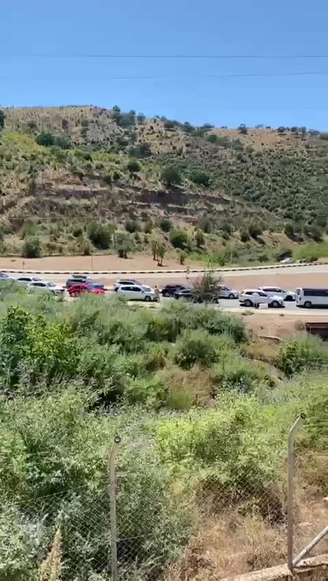 Radha të gjata në Qafë Botë! Pritje deri në tre orë nga pala greke (II)