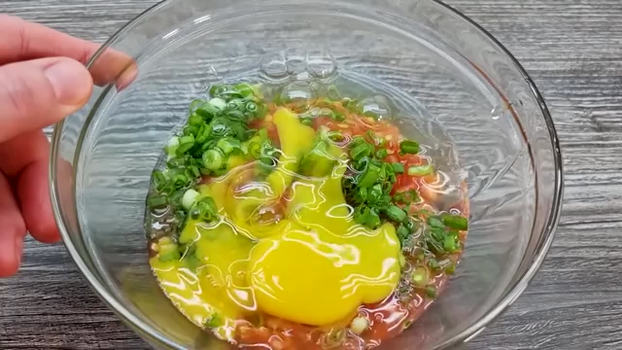cooking egs whit tomato