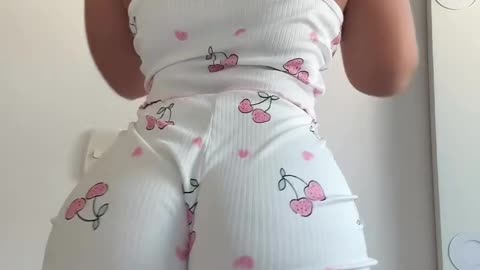 🍑 Pretty Tight In White Right? 👀