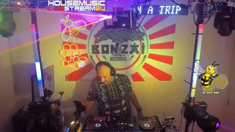 UDO BEE, mixing Houseclassics / Retro House / clubclassics. Saturday 31.05.2025