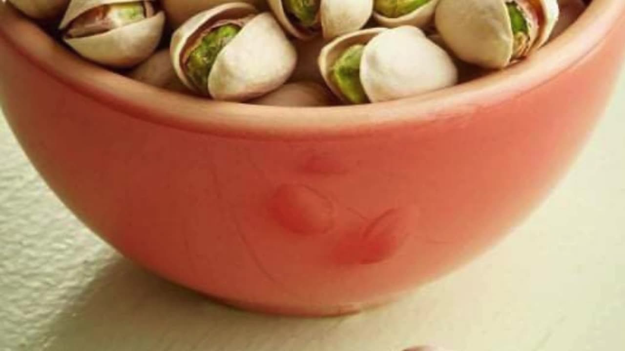 गर्मी में खाली पेट पिस्ता खाने के तीन ज़बरदस्त फायदेhealth #viral #trending #like #fact #reels