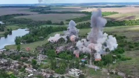 💣💥 6 GBU-39 bombs hit the positions of the Russians in Hlyboke, Kharkiv region.