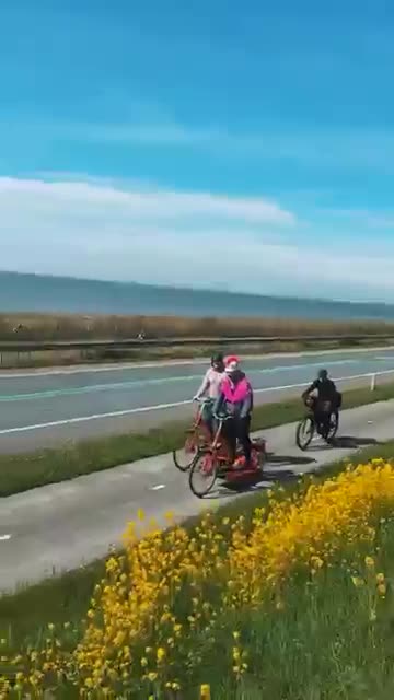 මෙම වීඩියෝවට* "Creative Tandem Bike Hack – Smart or Dumb? 😂" *!