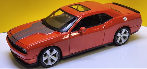 2008 Challenger SRT 8 (1/24 Scale)
