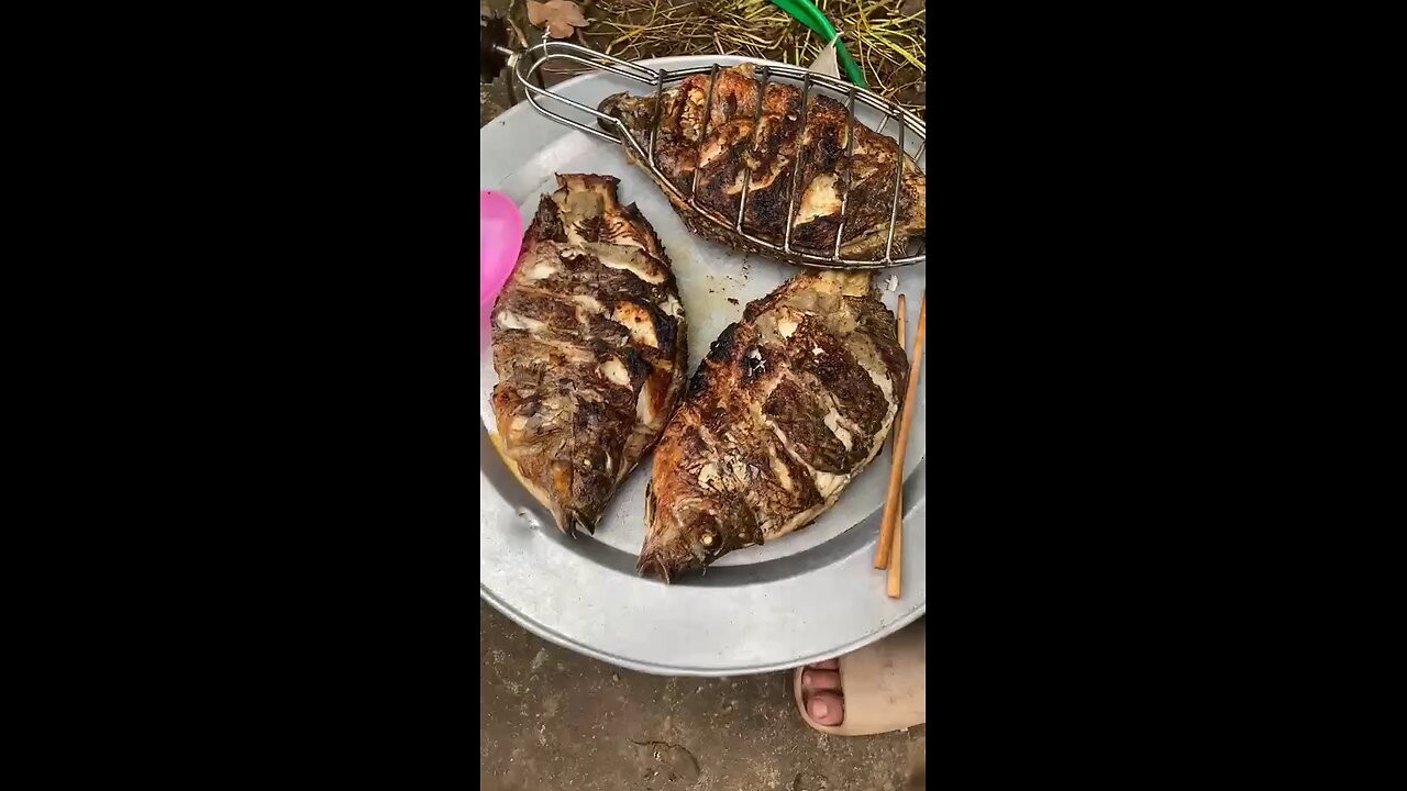 Grilling Fish • Duong Cookie