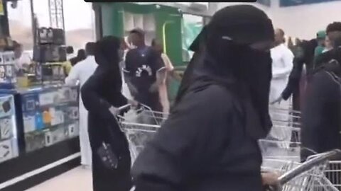 Footage of supermarket in UK