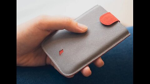 The Wallet With a Trick Up Its Sleeve