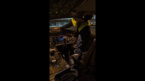 Full service, fuel and window cleaning before #flying #aviation #lovinglife #CapCut