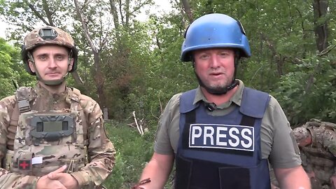 Ukraine Frontline 🔥Combat Soldier Crawled Through Minefield to Defect to Russia