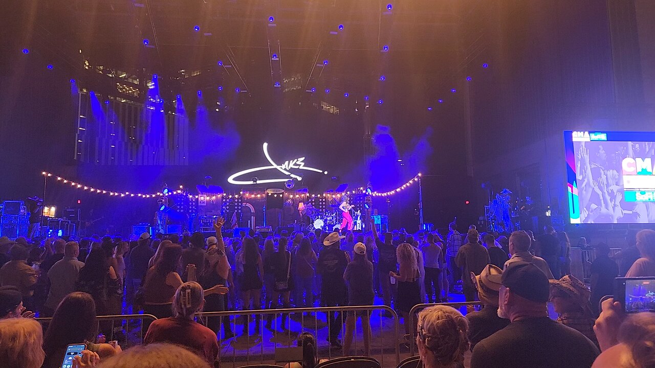 Jake Owens, Asend amphitheater Nashville CMA 2025
