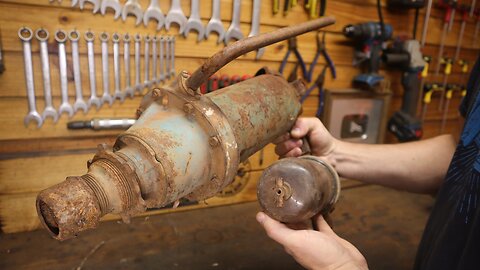 Can I save this unknown old hand crank diesel/oil pump?