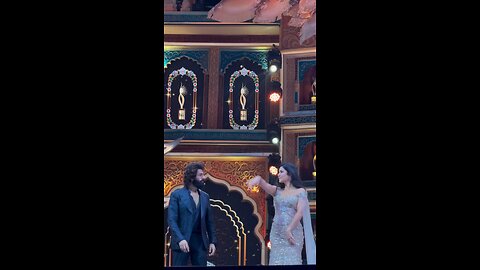 What an entertaining treat to our eyes- Katrina Kaif making Kartik Aaryan do her hook step!