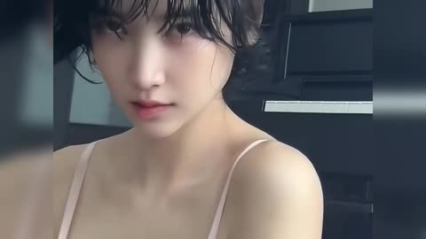Beautiful girl just finished bathing looks so sexy and attractive - Hot video