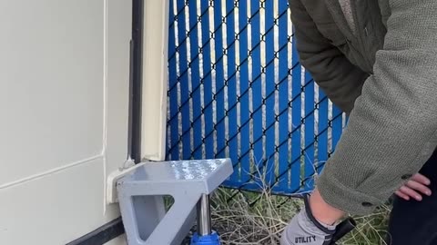 Make leveling your container a breeze! 🛠️💪 | USA Containers