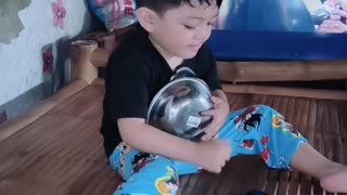 Gidulaan ni Grey ang mga yahong nga puthaw