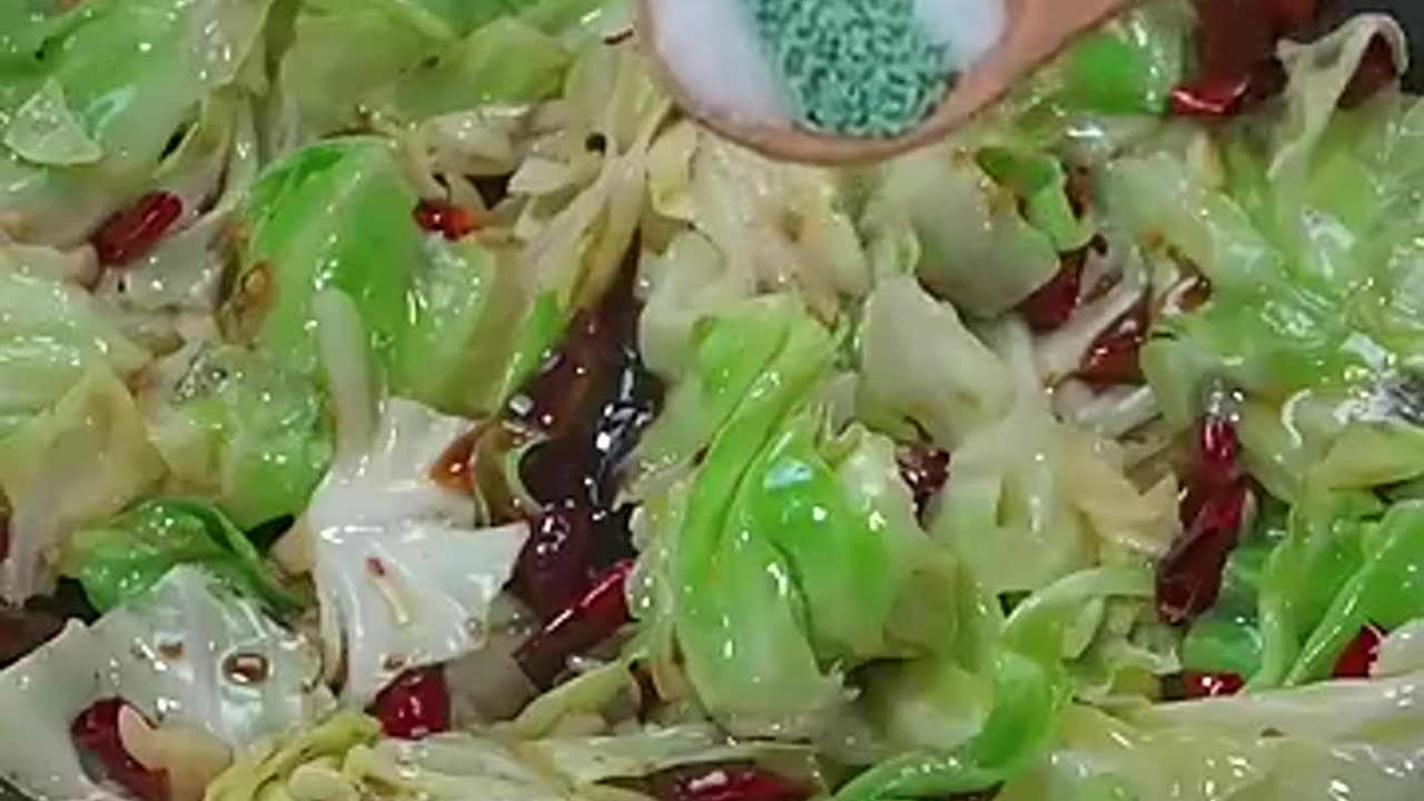 Must Watch: EASY AND QUICK CABBAGE STIR-FRY RECIPE #recipe #cooking #cabbage #ve