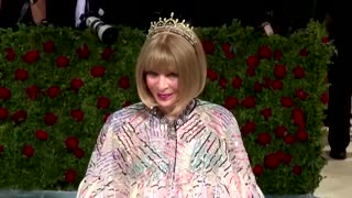 Anna Wintour to step down as editor-in-chief of Vogue