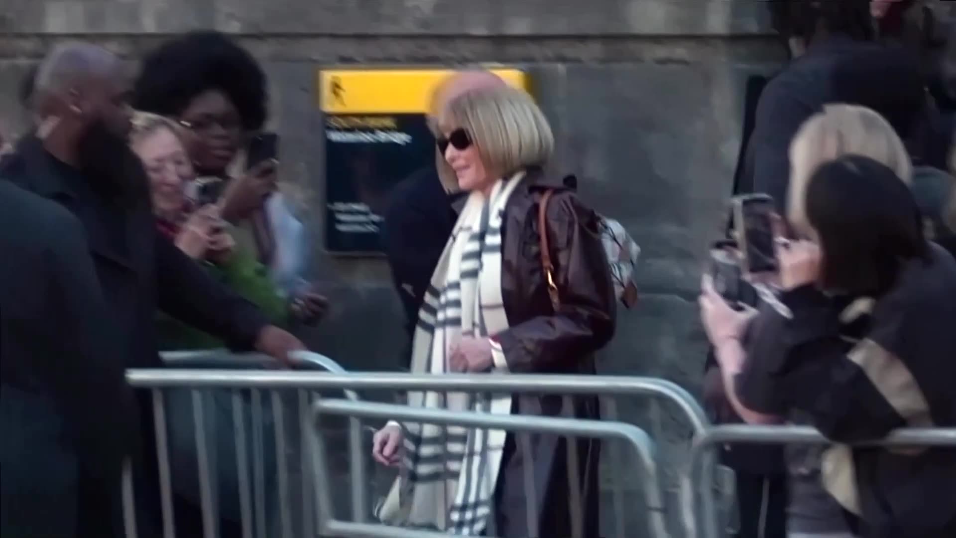 Anna Wintour to step down as editor-in-chief of Vogue