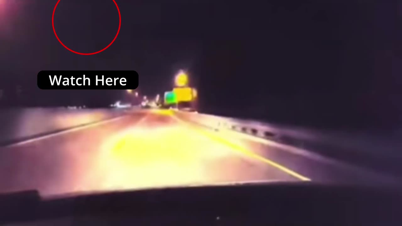 New UFO Sightings & Strange Messages in the SKY!