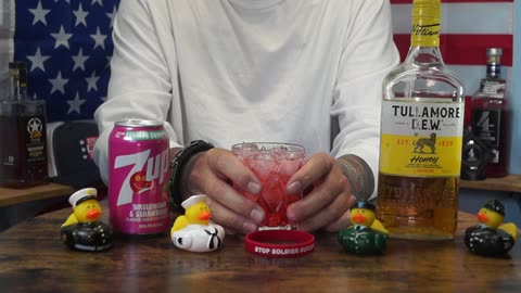 Edward Behling - Tullamore DEW Honey Liqueur & 7-Up Endless Summer