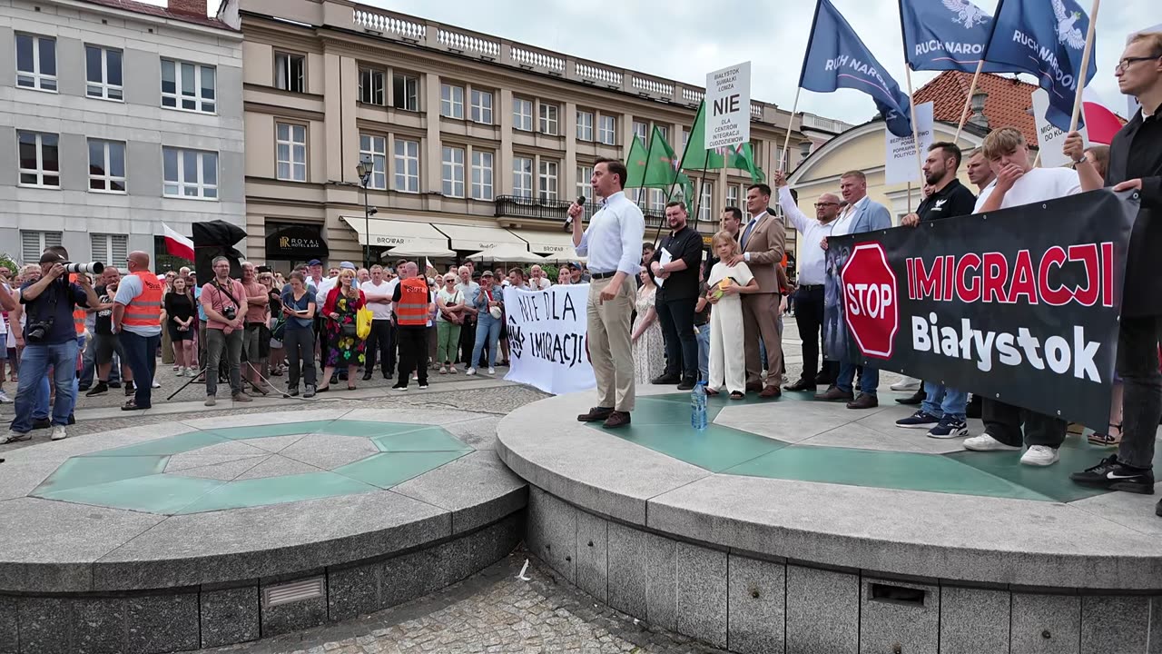 Protesty przeciwko masowej imigracji w całej Polsce - Krzysztof Bosak na proteście w Białymstoku