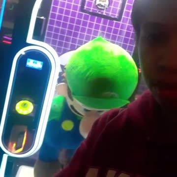 Selfie with Luigi in the machine!