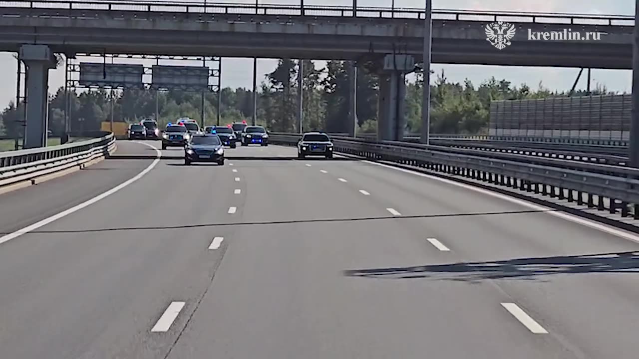 Рабочая поездка Президента в Северо-Западный федеральный округ продолжается