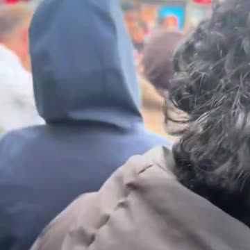 🚨🇬🇧BREAKING NEWS British man attacked by migrants in London.