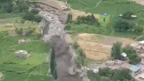 Watch this video to see how terrifyingly floods come from the mountains
