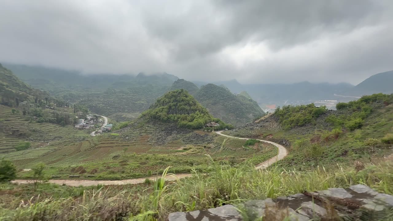 Riding on the Ha Giang Loop in Vietnam (part 9)