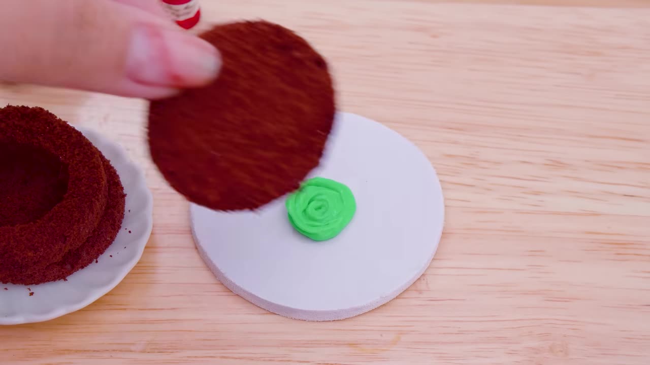 Sweet Miniature Chocolate KITKAT Cake Decorating Tutorial - Easy Mini Yummy Cake Recipe Idea