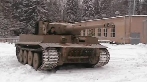 Replica tank Tiger I in motion #3 (Full version)