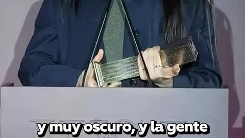 Billie Eilish critica a los multimillonarios y pide más empatía