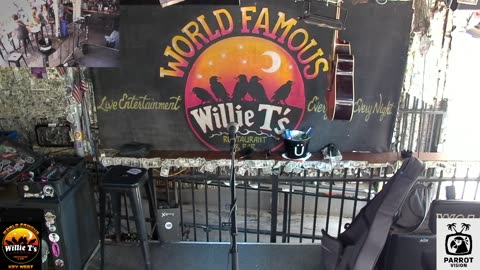 LIVE Music Everyday!