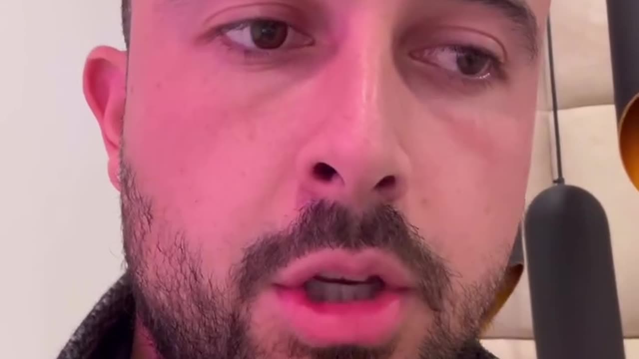 I just put my life at risk for this message. Please share it