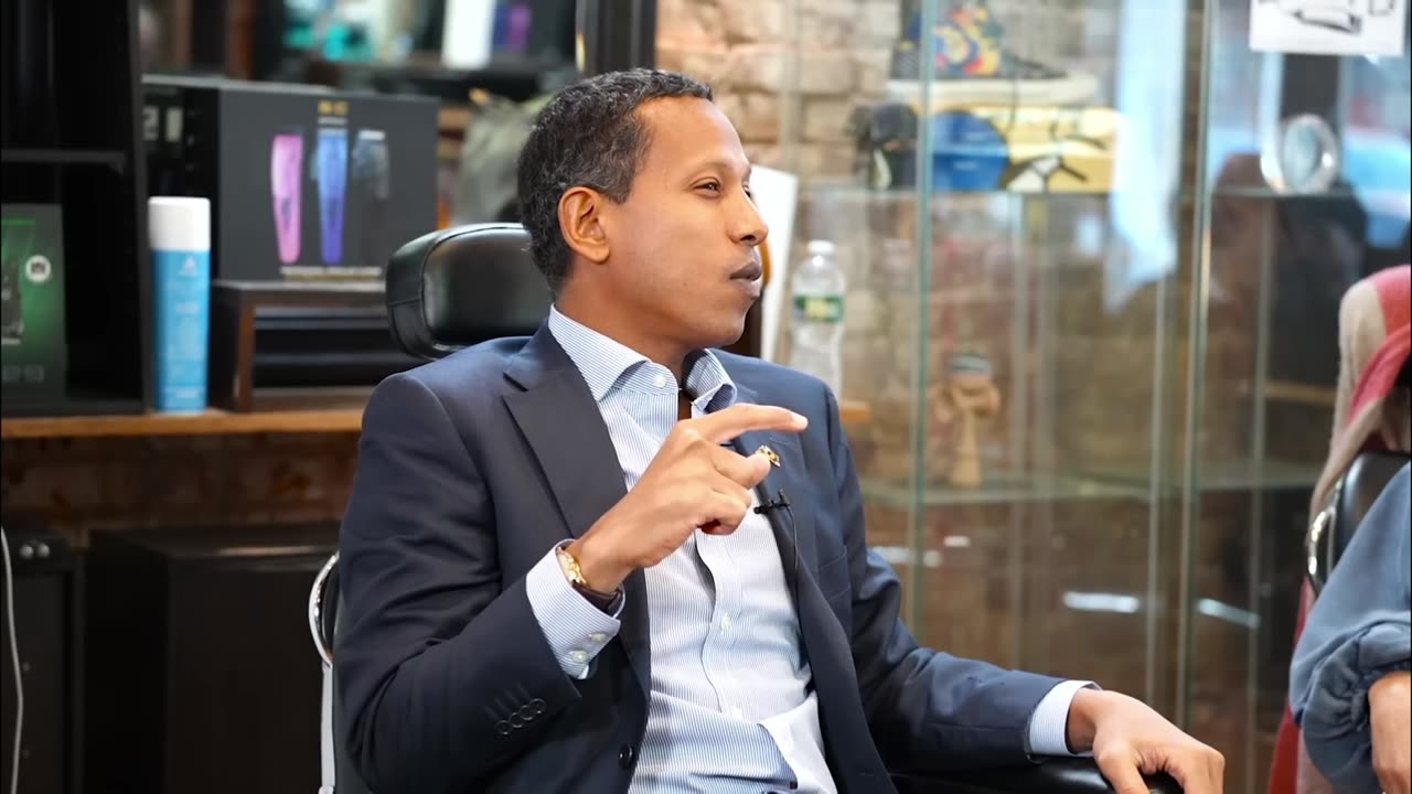 "JAY-Z TOSSED YOUR DEMO IN THE TRASH???" SHYNE ON GETTING SIGNED & BEING COMPARED TO BIGGIE