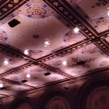 "¡La migra, la policía, la misma porquería!"