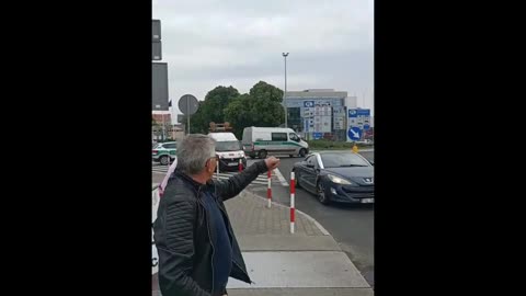 HIT ‼️‼️‼️ Przed chwilą do naszego patrolu #RuchObronyGranic podeszła Pani