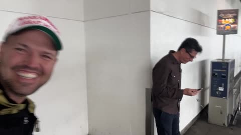 WELCOME TO LA: LEFTIST FLIPS OFF BEN BERGQUAM