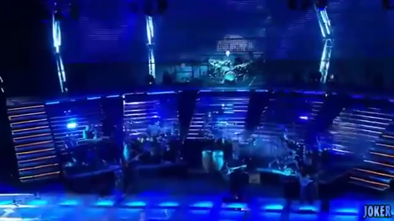 (Dans Post) Phil Collins performing In The Air Tonight, 2004