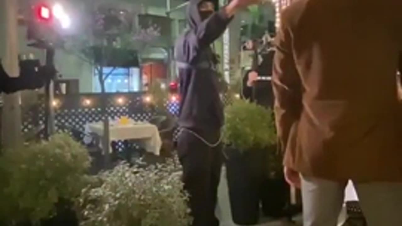 Swung on the wrong man 🤣🤣🤣🤣