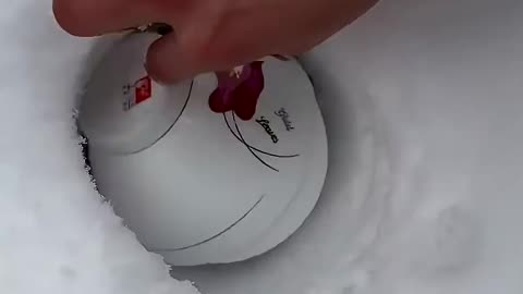 This Snowball Wasn’t Just Good… It Was Weapon Level 😳❄️