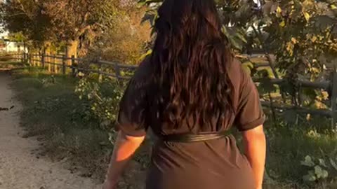 Big booty walking #latina #curvy #bigbooty #twerk #yoga #sexy