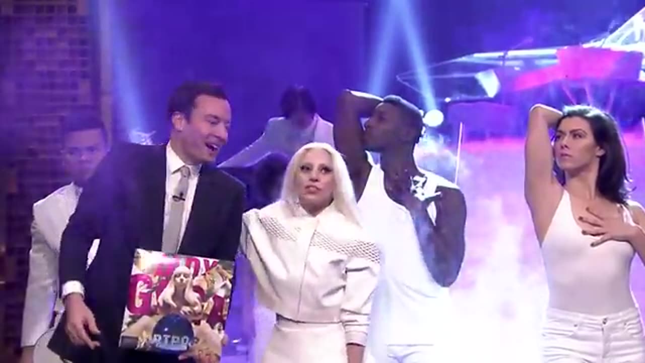 Lady Gaga _ ARTPOP - (Live on The tonight show )