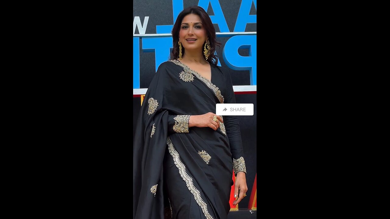Bollywood Actress Sonali Bendre Give Pose's🌹🔥♥️
